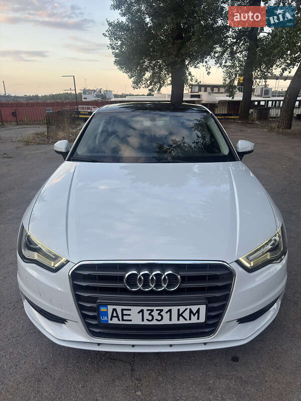 Седан Audi A3 2016 в Днепре