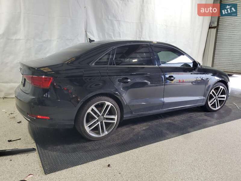 Седан Audi A3 2017 в Львові