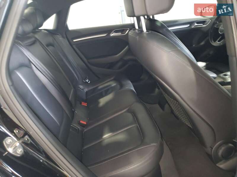 Седан Audi A3 2017 в Львові