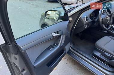 Хетчбек Audi A3 2010 в 