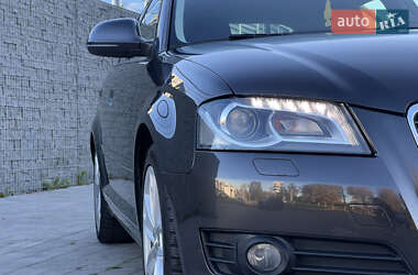 Хетчбек Audi A3 2010 в 