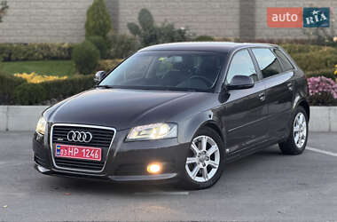 Хэтчбек Audi A3 2010 в 