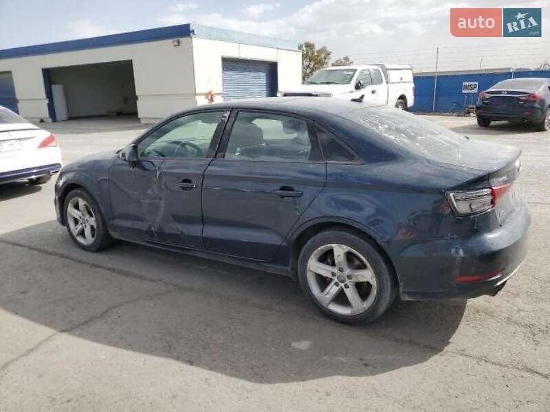 Седан Audi A3 2016 в Киеве