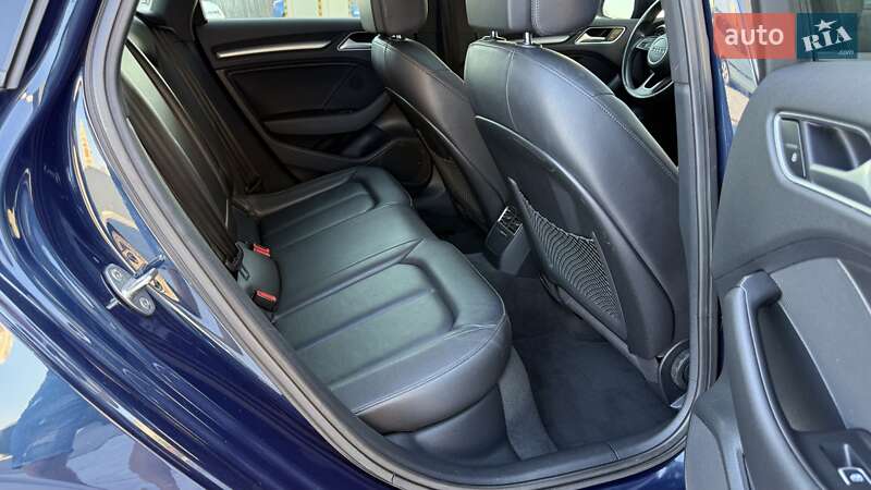 Седан Audi A3 2017 в Киеве