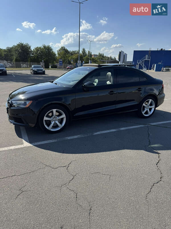 Седан Audi A3 2016 в Днепре