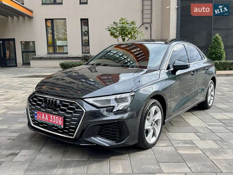 Седан Audi A3 2023 в  фото Седан Audi A3 2023 в