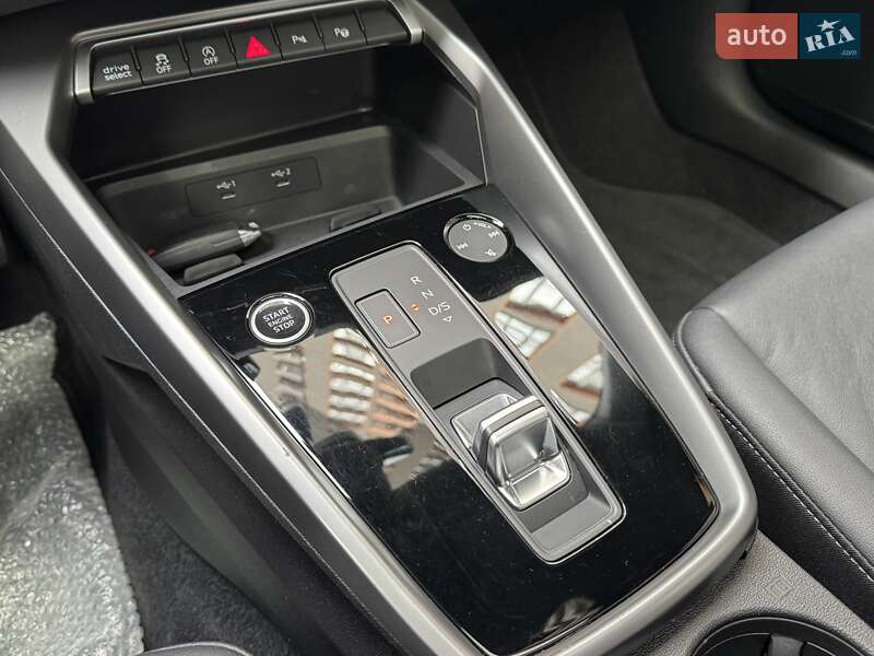Седан Audi A3 2023 в Киеве