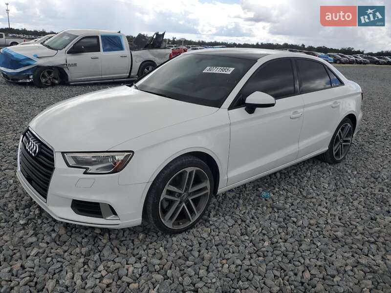 Седан Audi A3 2017 в Львове фото Седан Audi A3 2017 в Львове