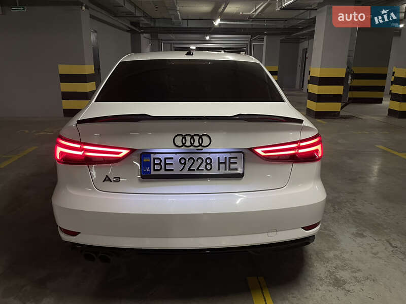 Седан Audi A3 2016 в Николаеве