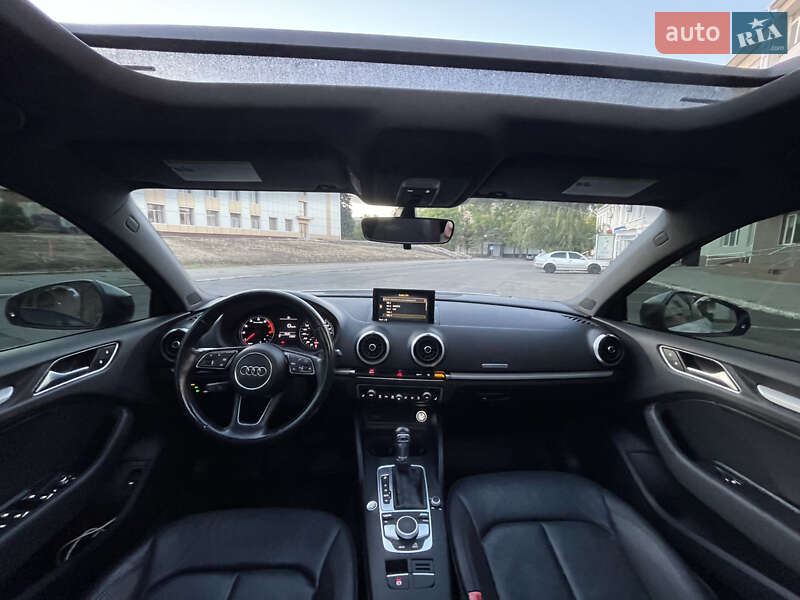 Седан Audi A3 2016 в Николаеве