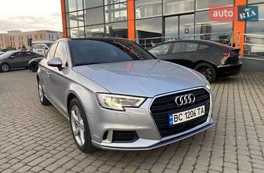 Седан Audi A3 2018 в Львове Седан Audi A3 2018 в Львове