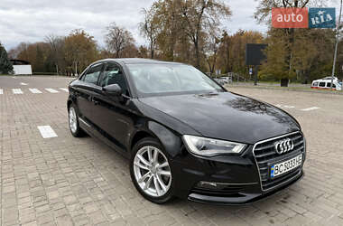 Седан Audi A3 2015 в Львове Седан Audi A3 2015 в Львове