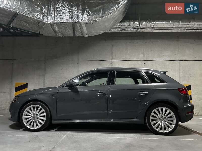 Хетчбек Audi A3 2017 в Києві фото 5 Хетчбек Audi A3 2017 в Києві