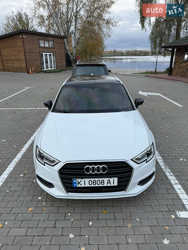 Седан Audi A3 2016 в Вишгороді