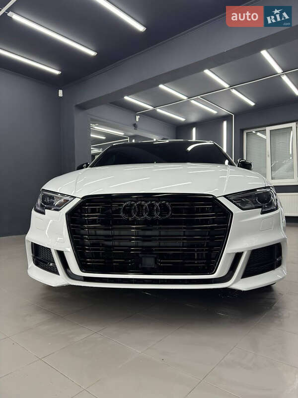 Седан Audi A3 2017 в Ивано-Франковске