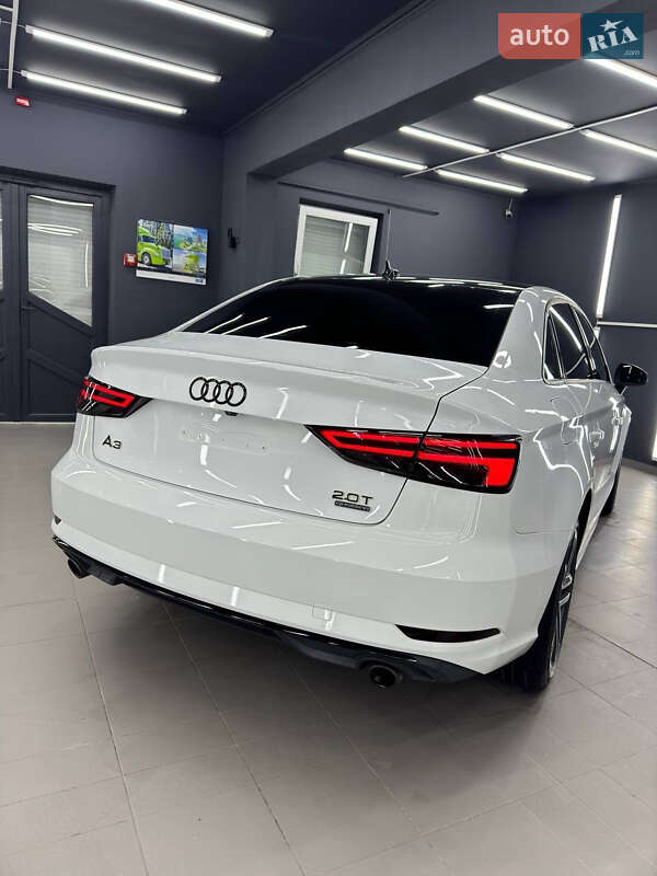 Седан Audi A3 2017 в Ивано-Франковске