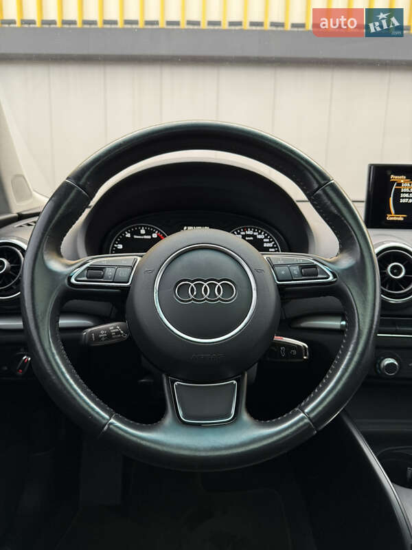 Седан Audi A3 2014 в Киеве