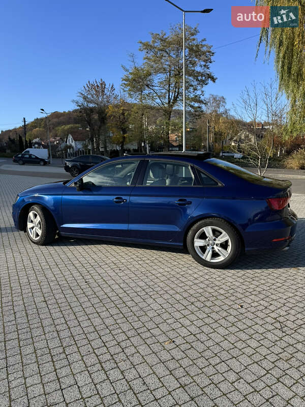 Седан Audi A3 2015 в Львові