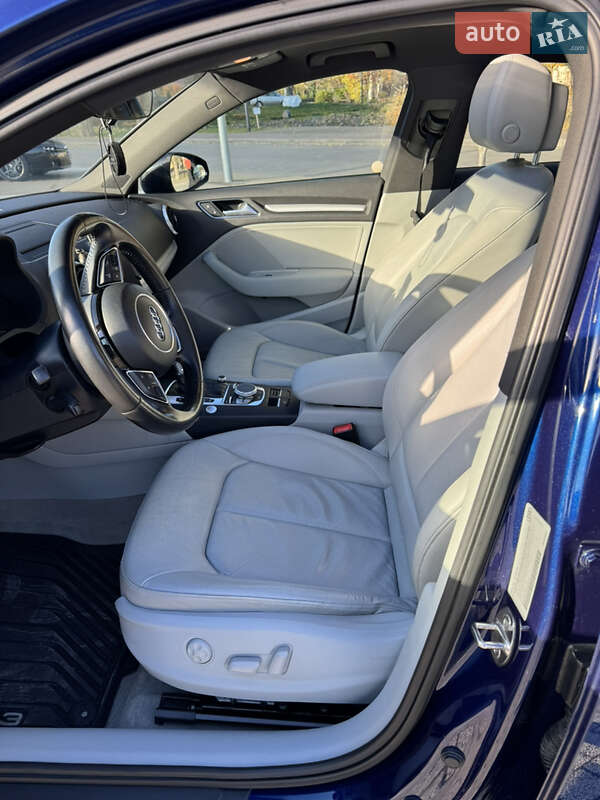 Седан Audi A3 2015 в Львові