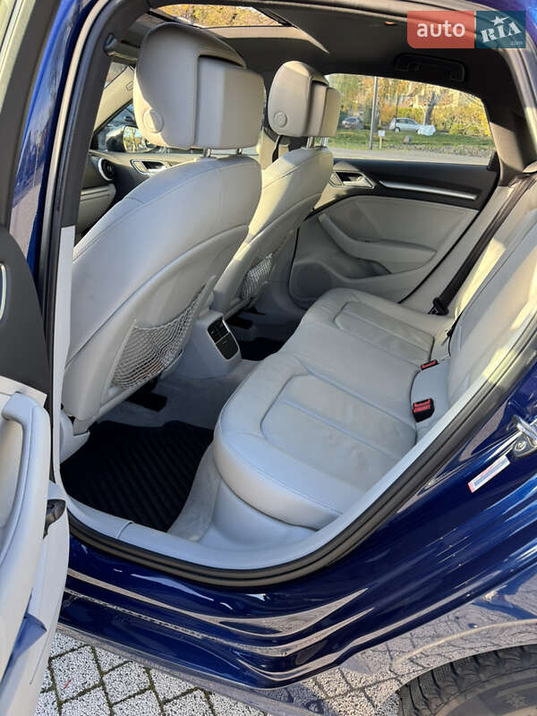 Седан Audi A3 2015 в Львові