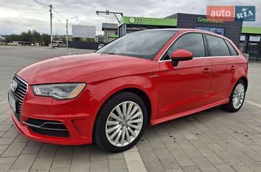 Хэтчбек Audi A3 2015 в Каменец-Подольском