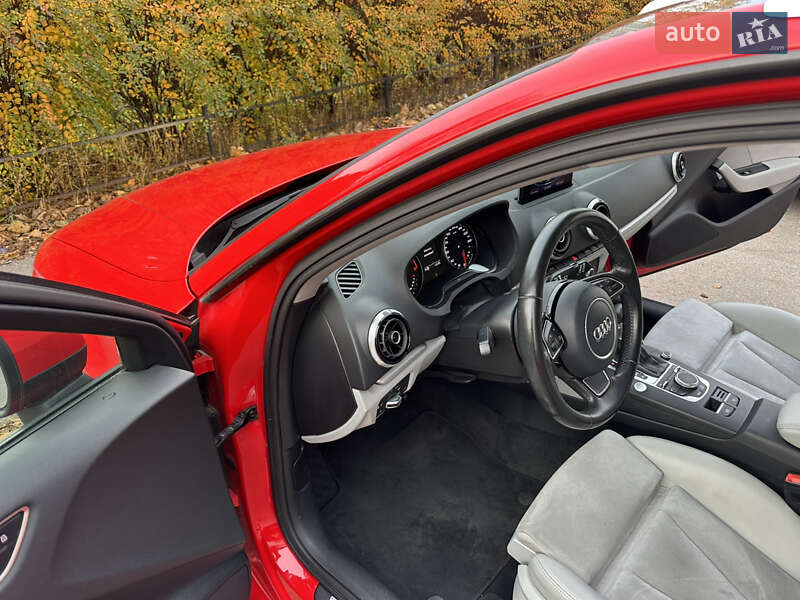 Хетчбек Audi A3 2016 в Києві