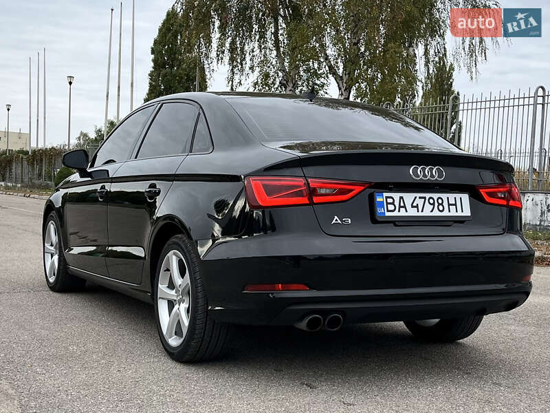 Седан Audi A3 2015 в Кропивницькому