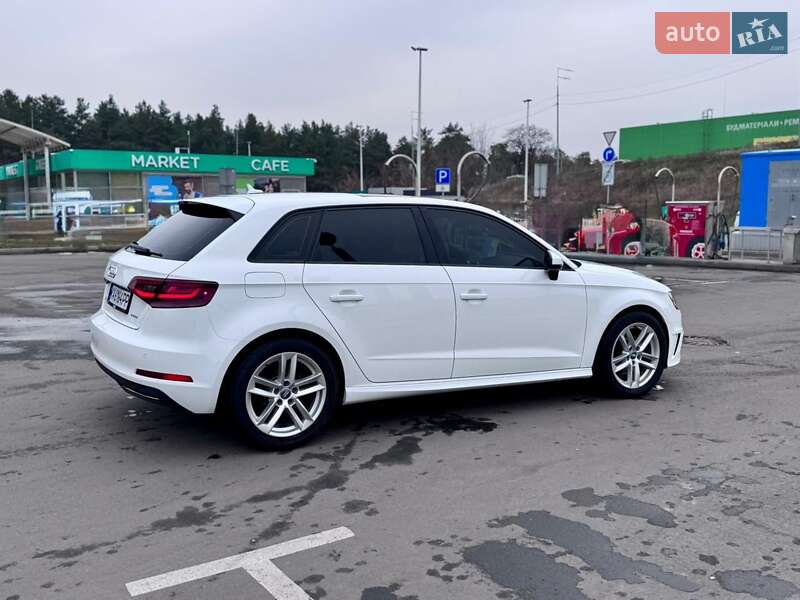 Хэтчбек Audi A3 2016 в Киеве фото 11 Хэтчбек Audi A3 2016 в Киеве