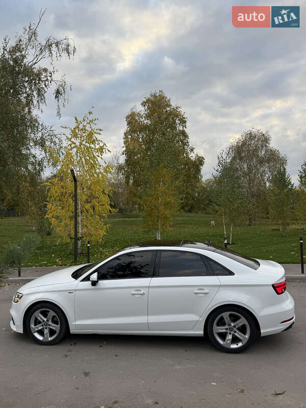 Седан Audi A3 2016 в Киеве