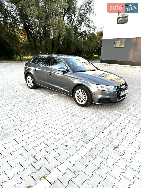 Хэтчбек Audi A3 2017 в Хмельницком фото 3 Хэтчбек Audi A3 2017 в Хмельницком