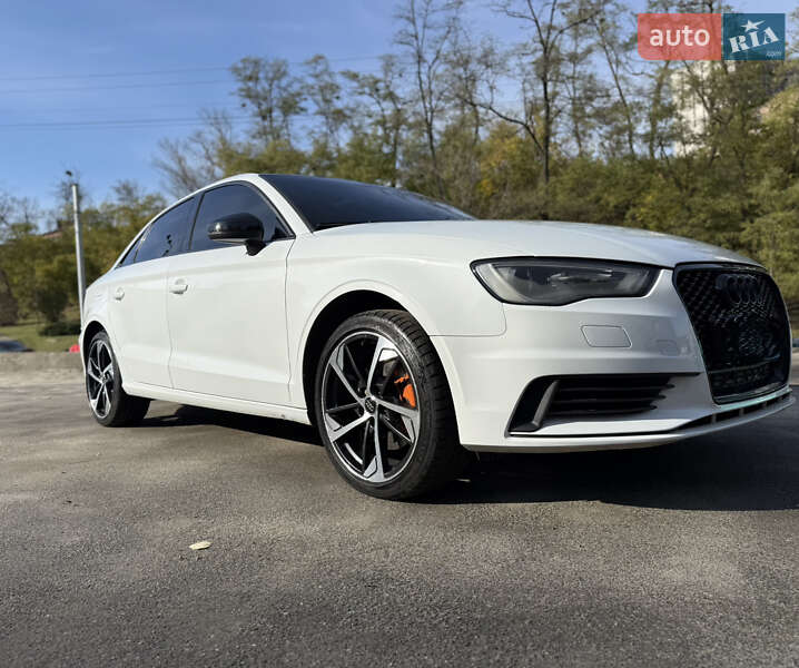 Седан Audi A3 2015 в Киеве