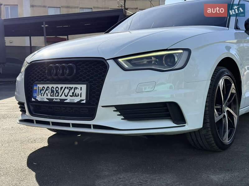 Седан Audi A3 2015 в Киеве