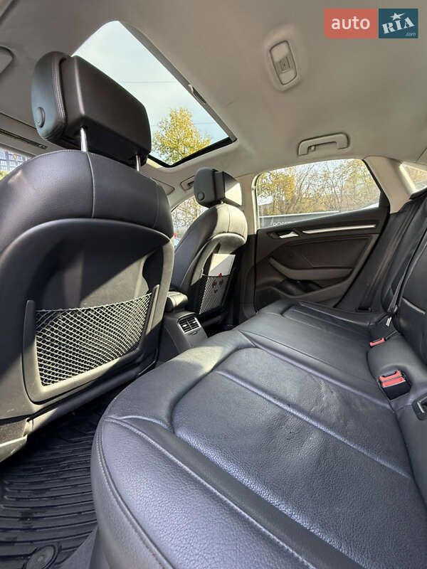 Седан Audi A3 2015 в Киеве