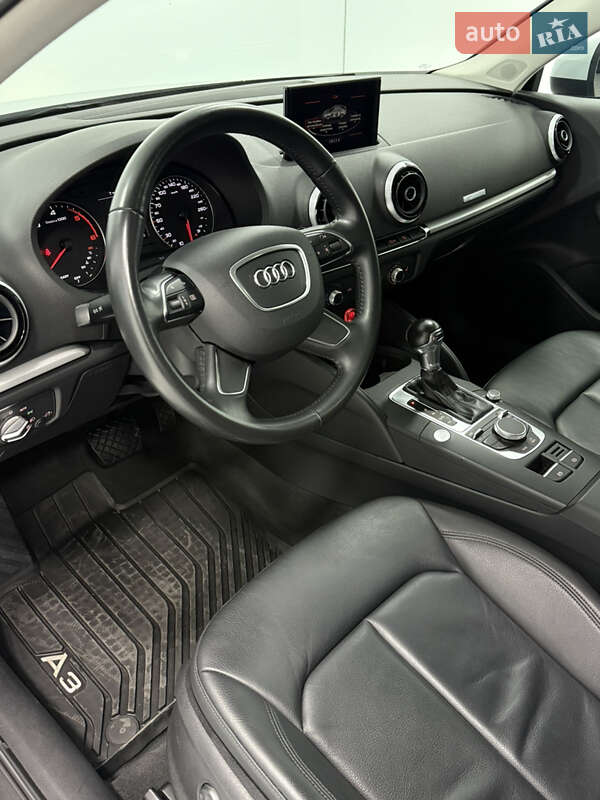 Седан Audi A3 2016 в Одессе