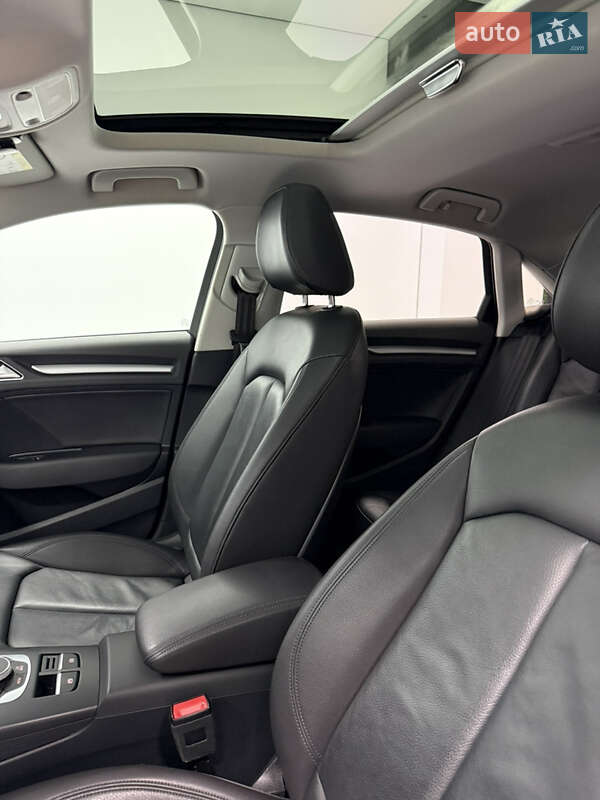 Седан Audi A3 2016 в Одессе