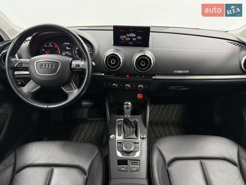 Седан Audi A3 2016 в Одессе