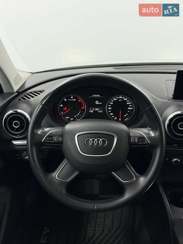 Седан Audi A3 2016 в Одессе