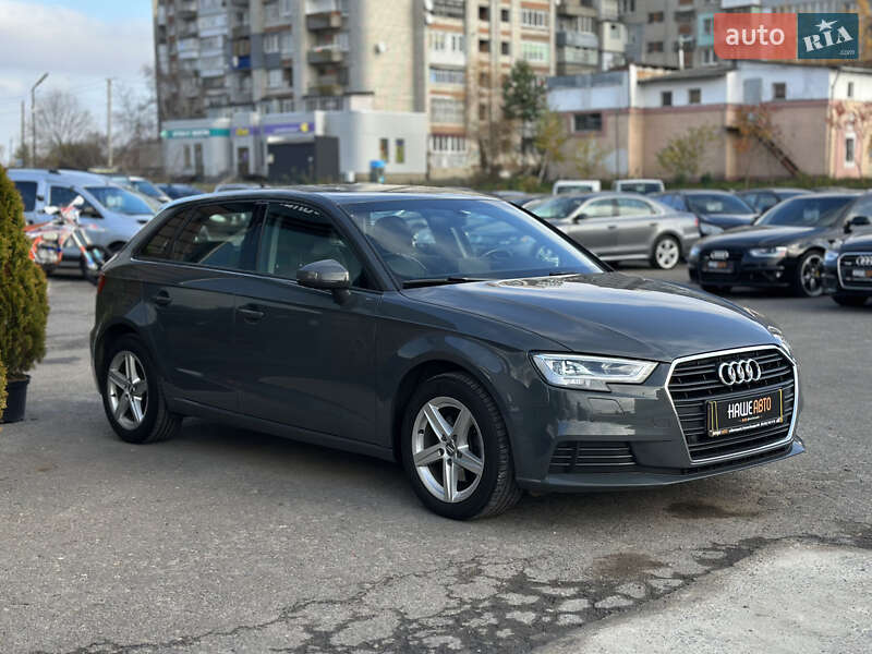 Хетчбек Audi A3 2019 в Шептицькому