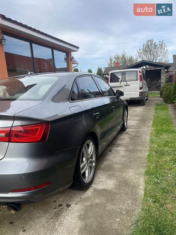 Седан Audi A3 2015 в Виноградове