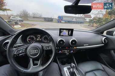 Хэтчбек Audi A3 2016 в Луцке