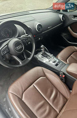 Седан Audi A3 2018 в Днепре