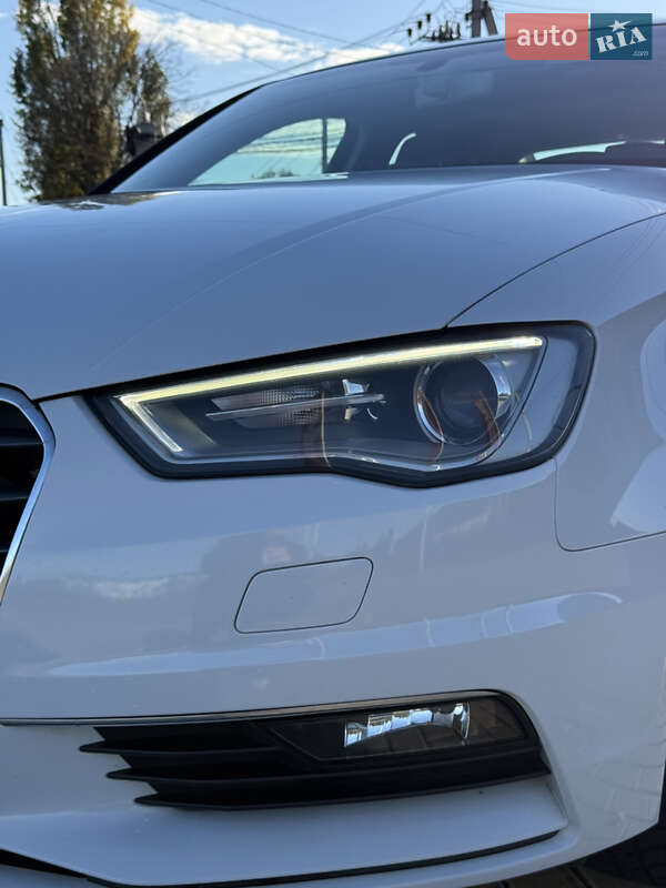 Седан Audi A3 2016 в Киеве