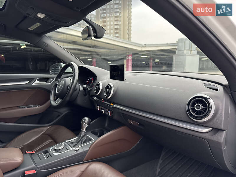 Седан Audi A3 2015 в Києві