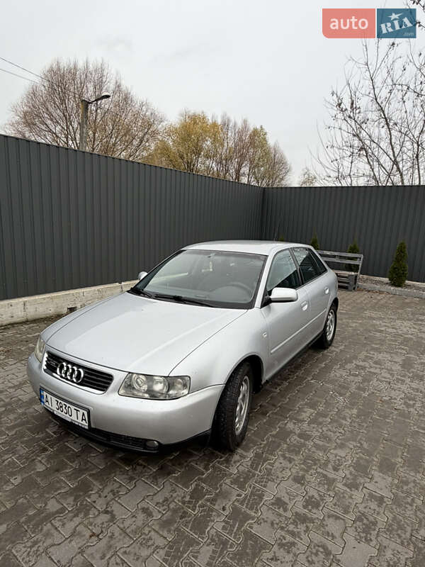 Хэтчбек Audi A3 2000 в Киеве