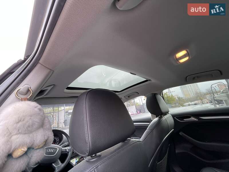 Седан Audi A3 2015 в Киеве