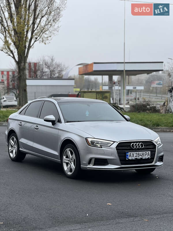 Седан Audi A3 2017 в Харкові
