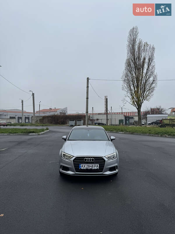 Седан Audi A3 2017 в Харкові