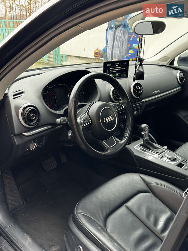 Седан Audi A3 2015 в Львові