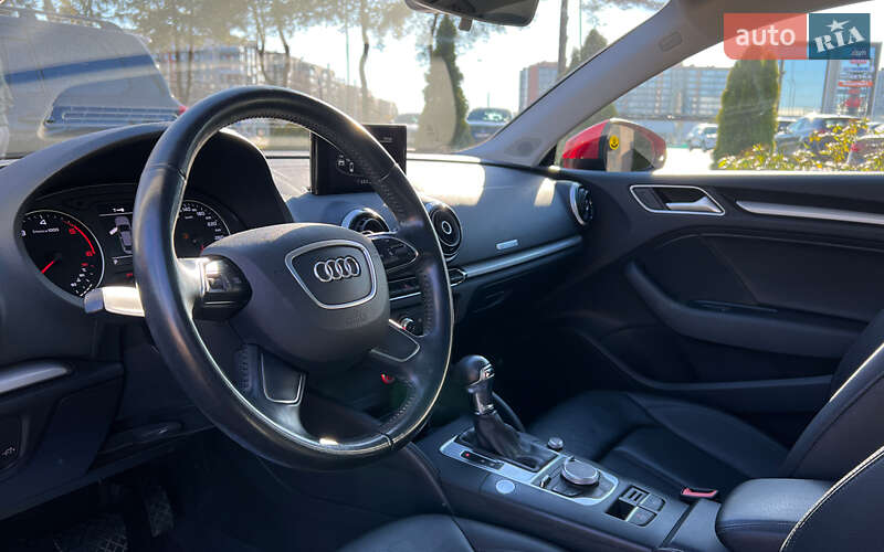Седан Audi A3 2016 в Львові