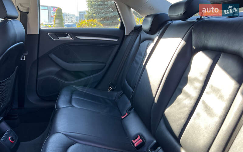 Седан Audi A3 2016 в Львові